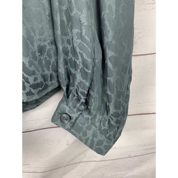 ASOS ICHI Blouse Womens Medium Grey Black‎ Animal print Long Sleeve Shirt V Neck - Picture 5 of 6